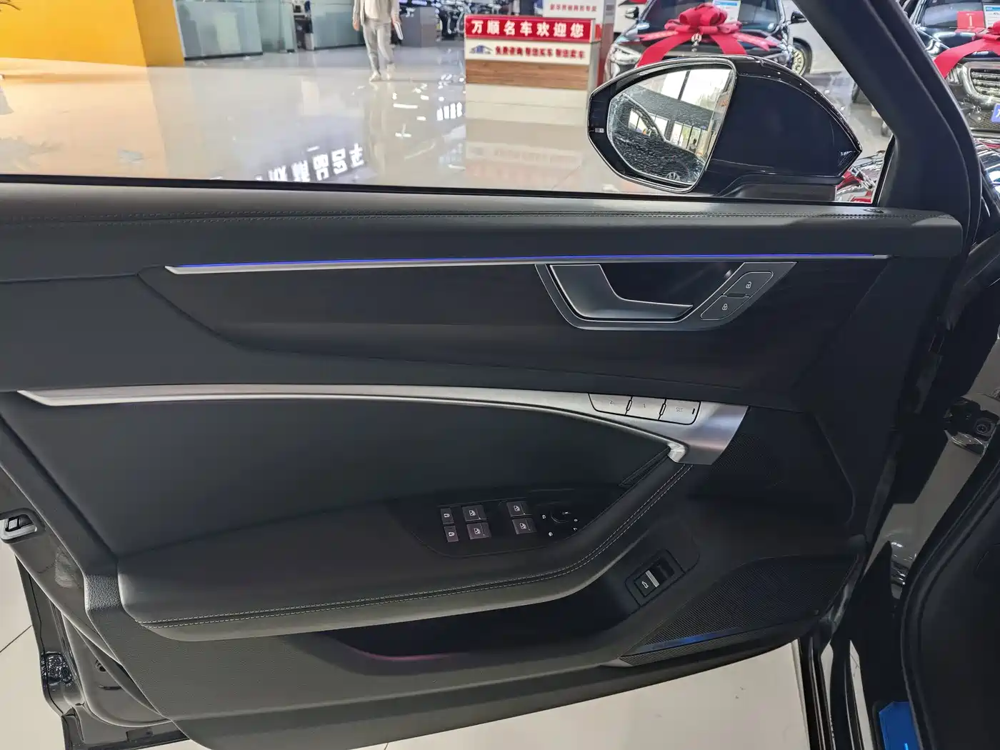 Фото 12 - Audi A6L