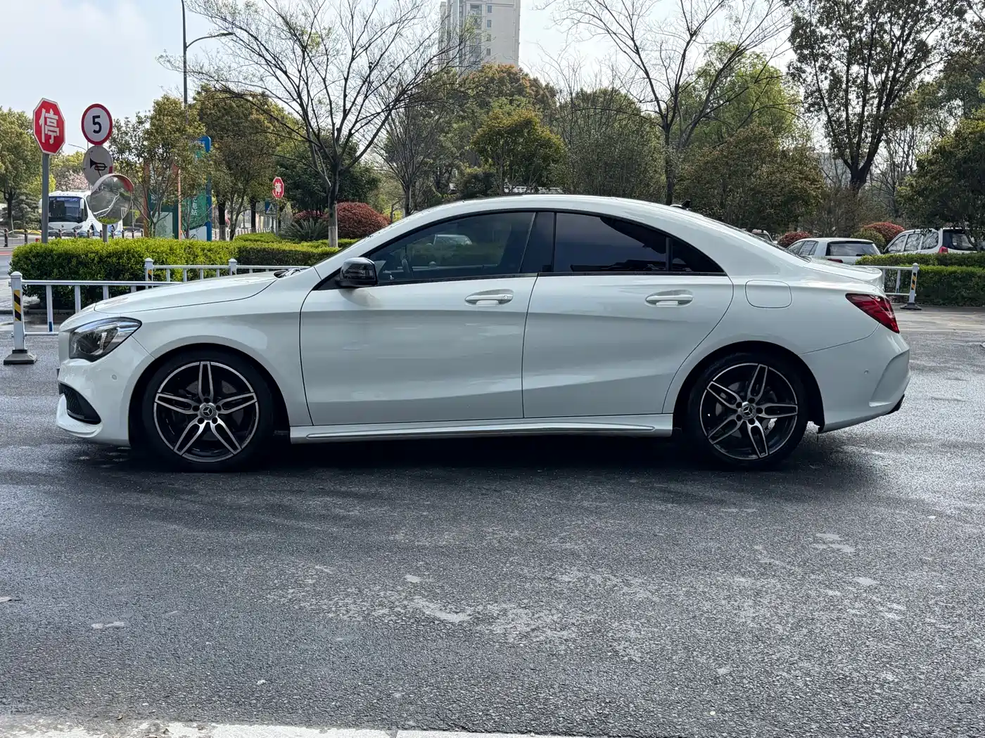 Mercedes-Benz CLA (Import) 2017 CLA 220 4MATIC фото 8