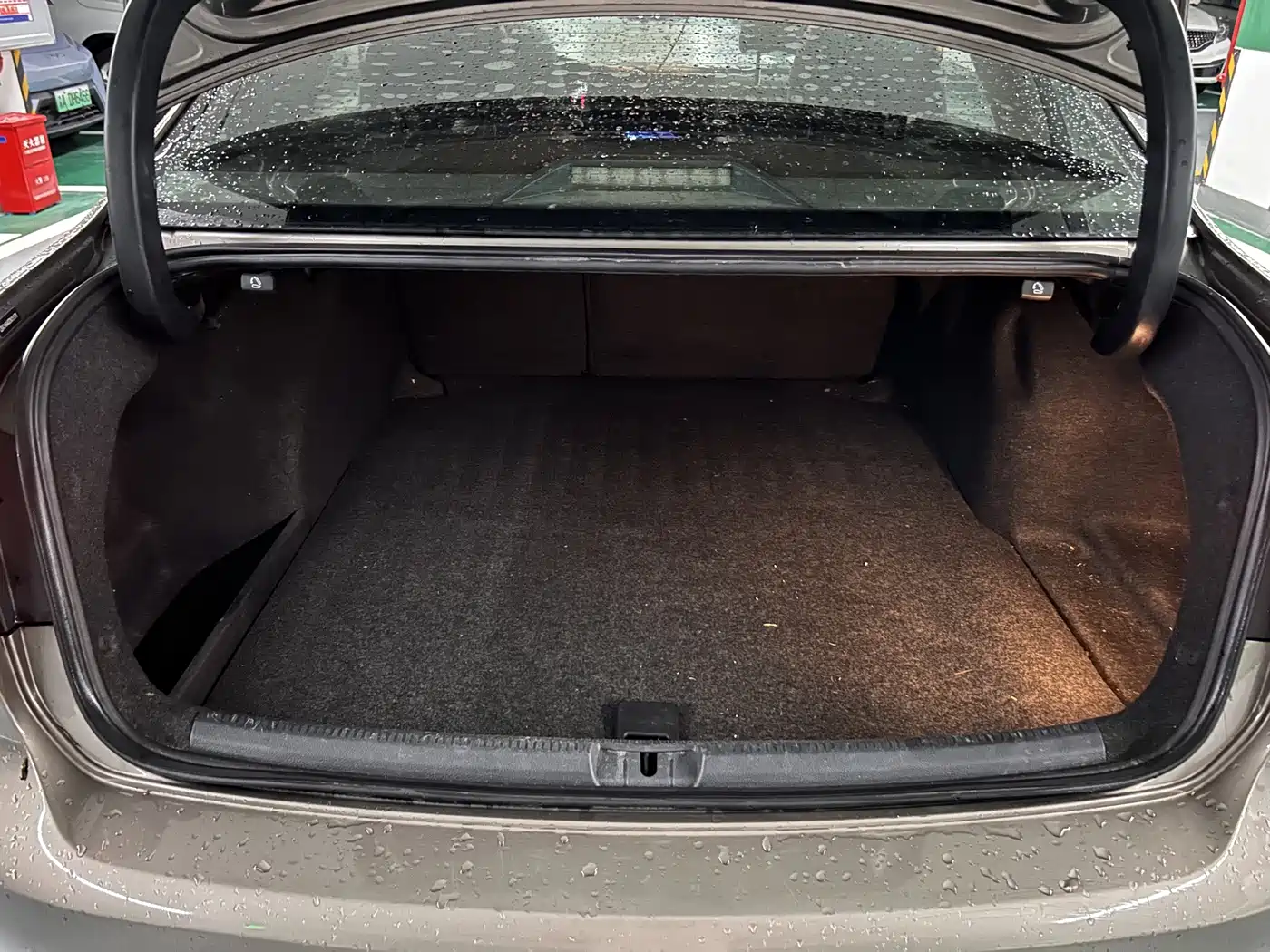 Photo 14 - Volkswagen Passat