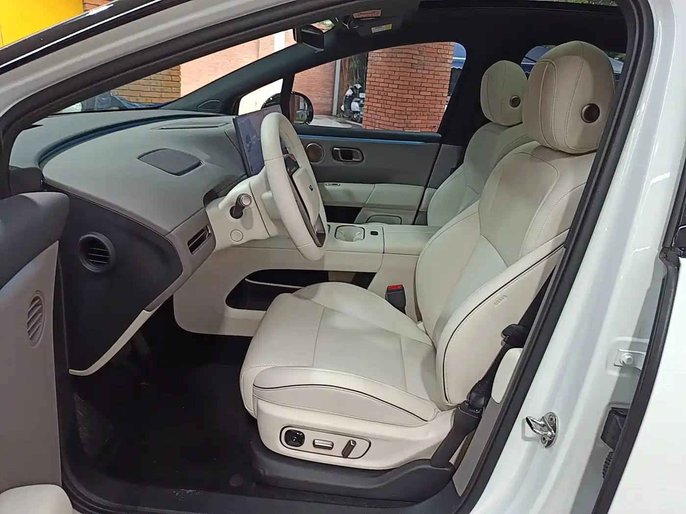 Li Auto i6 2026 2025 2WD Base Model