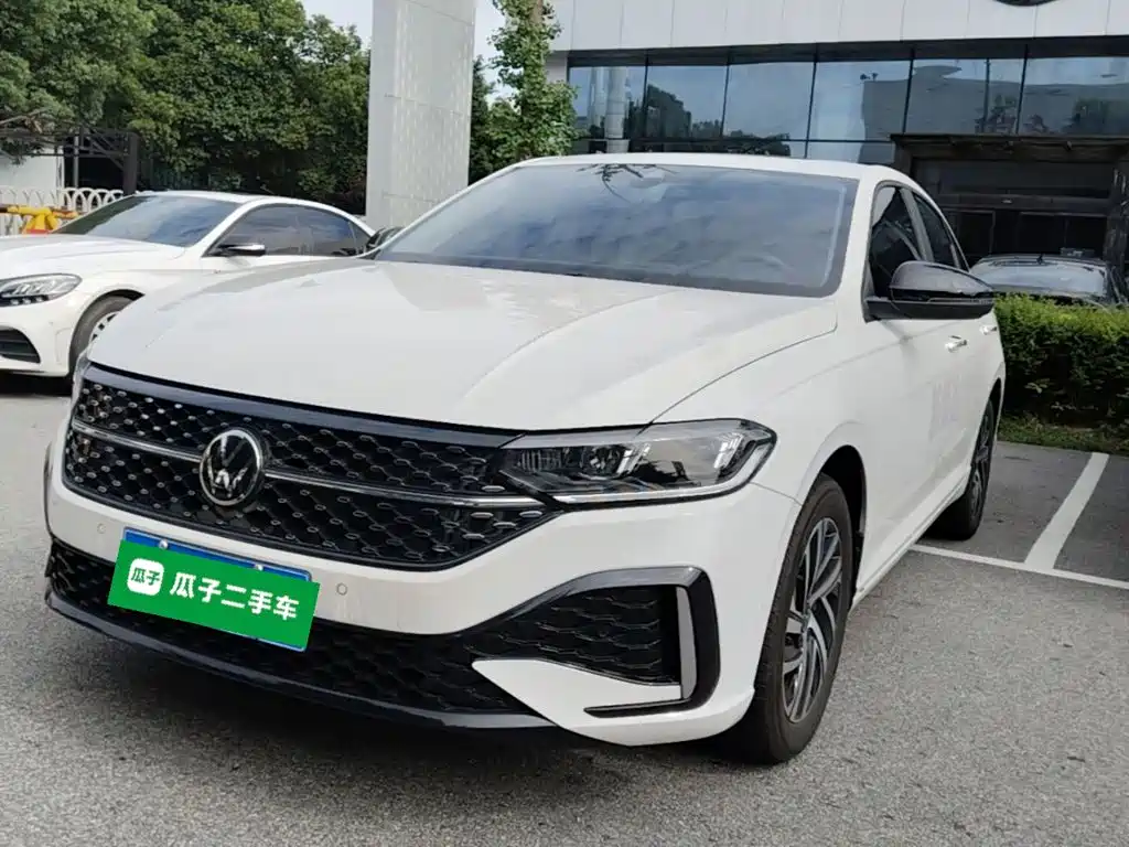 Volkswagen Lavida 2024 Model 300TSI DSG Starlight Leading Edition
