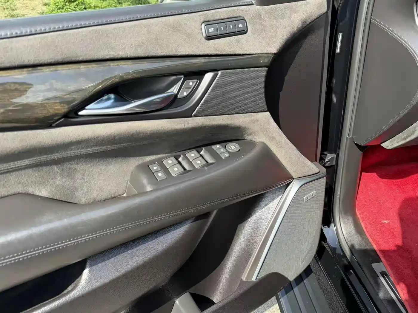 Cadillac Escalade 2017 6.2L ESV Platinum Extended фото 11