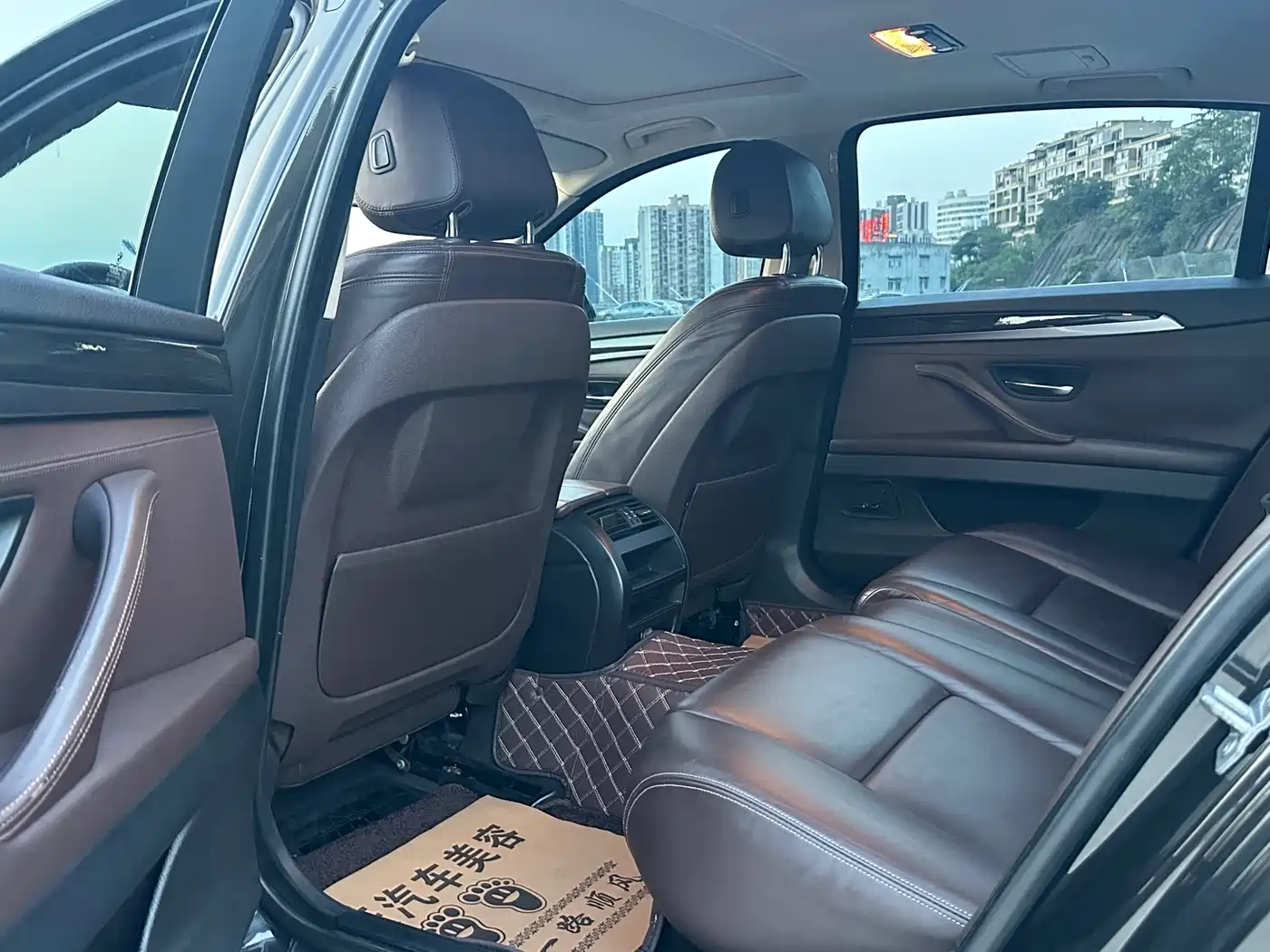 BMW 5 Series 2014 525Li Luxury Design Package фото 10