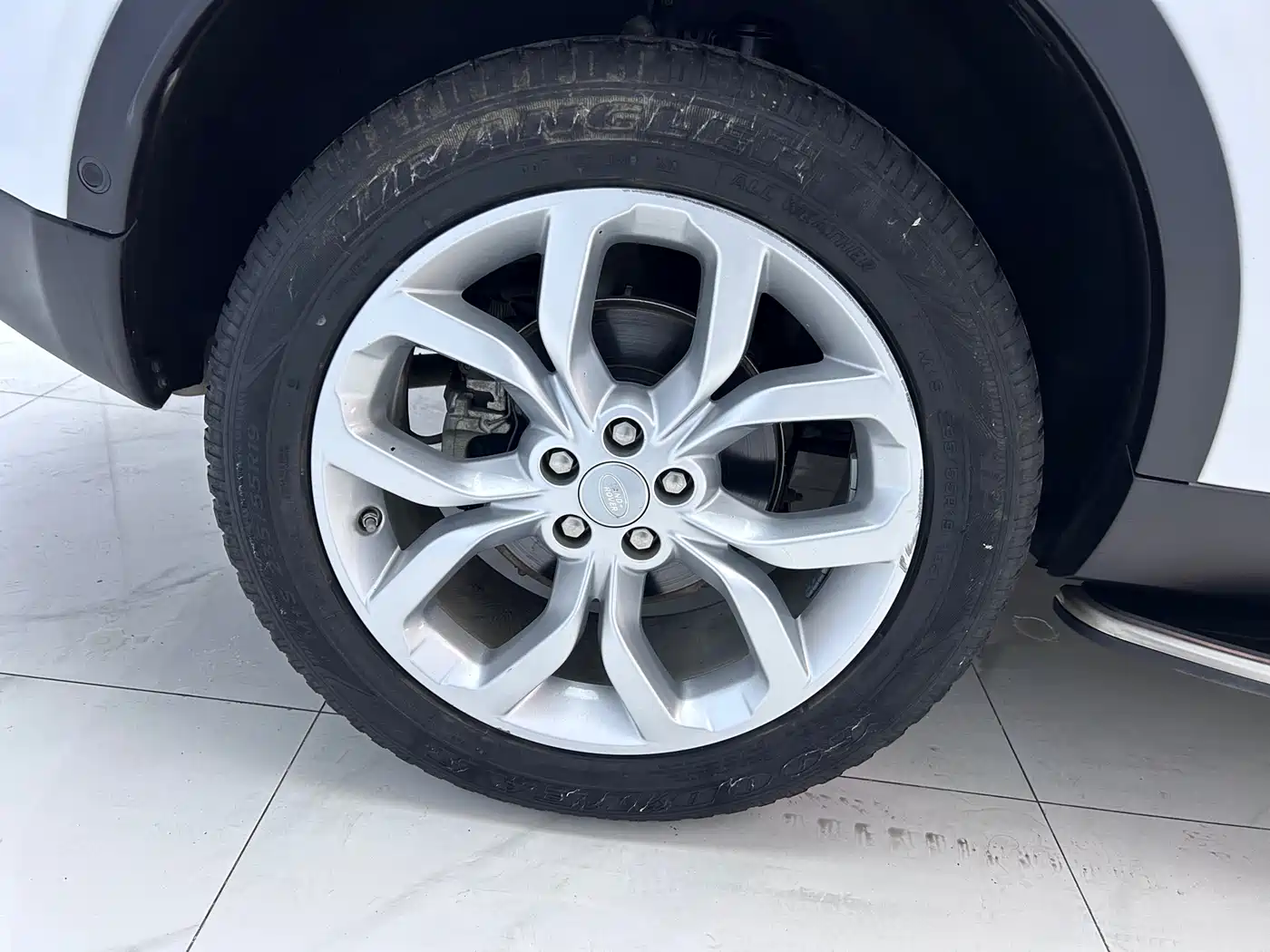 Land Rover Discovery Sport 2018 240PS HSE Edition фото 24