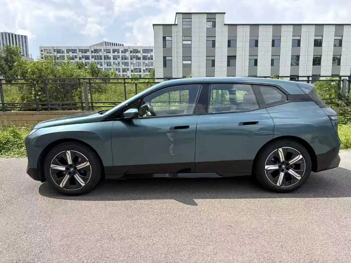 BMW iX 2024 2023 xDrive40
