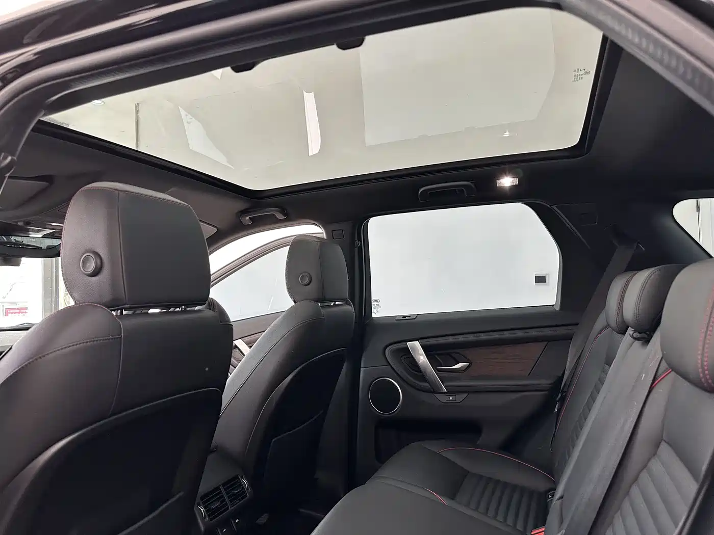 LAND ROVER DISCOVER SPORTS