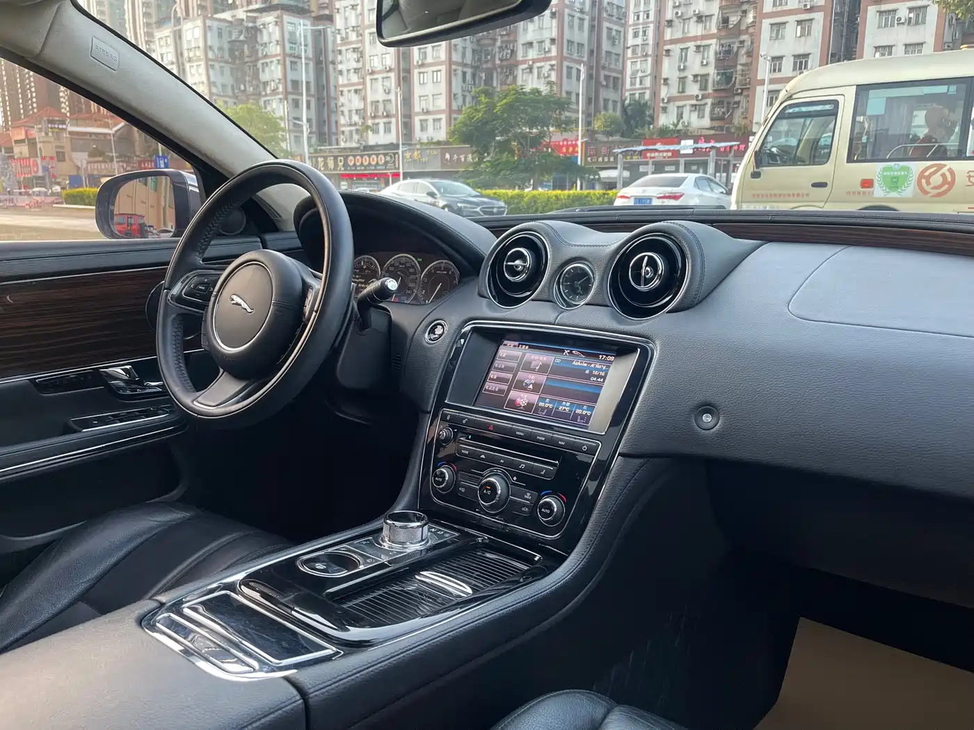 Jaguar XJ 2014 2013 XJL 3.0 SC Cambridge Limited Edition