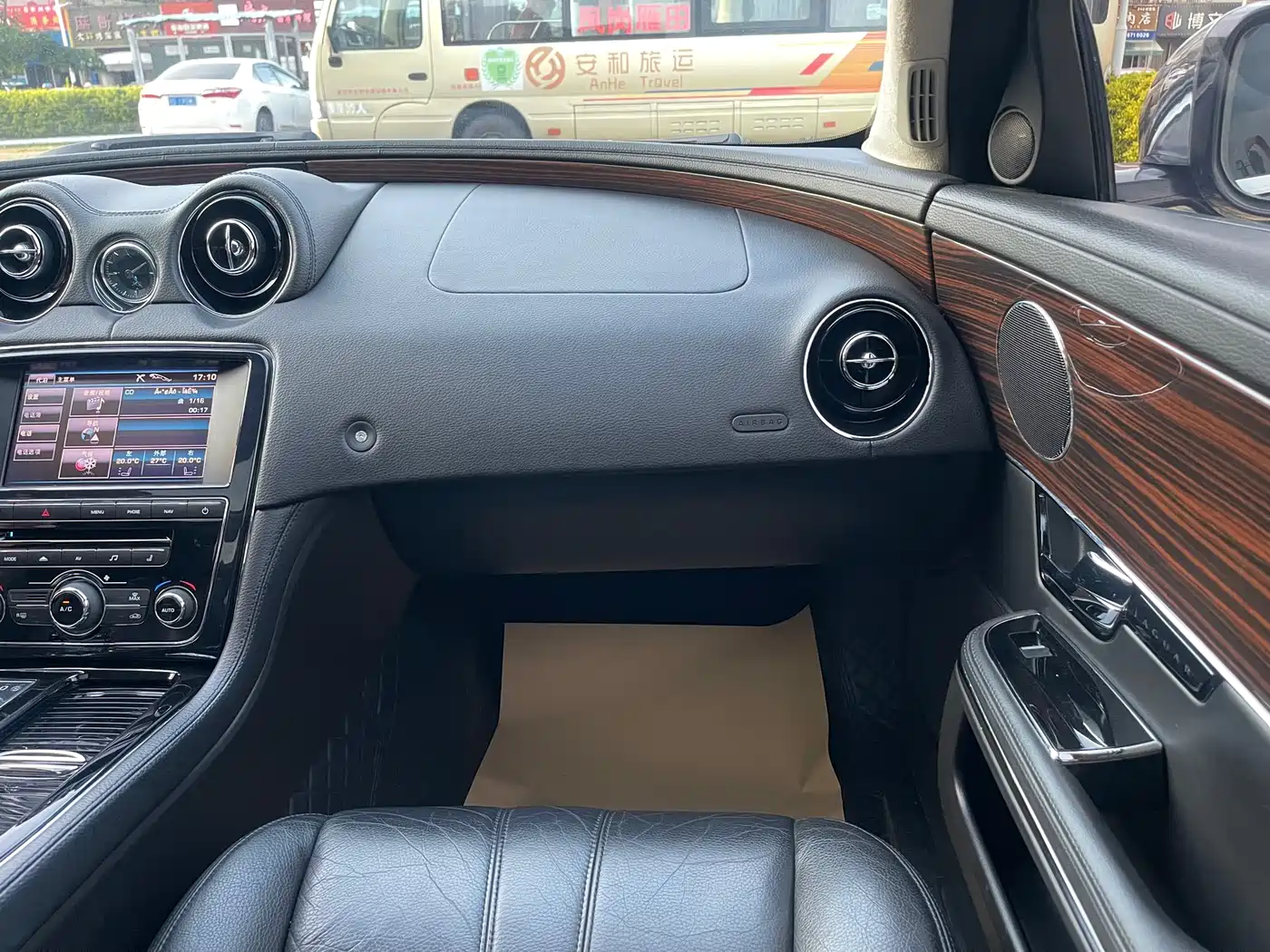 Jaguar XJ 2014 2013 XJL 3.0 SC Cambridge Limited Edition