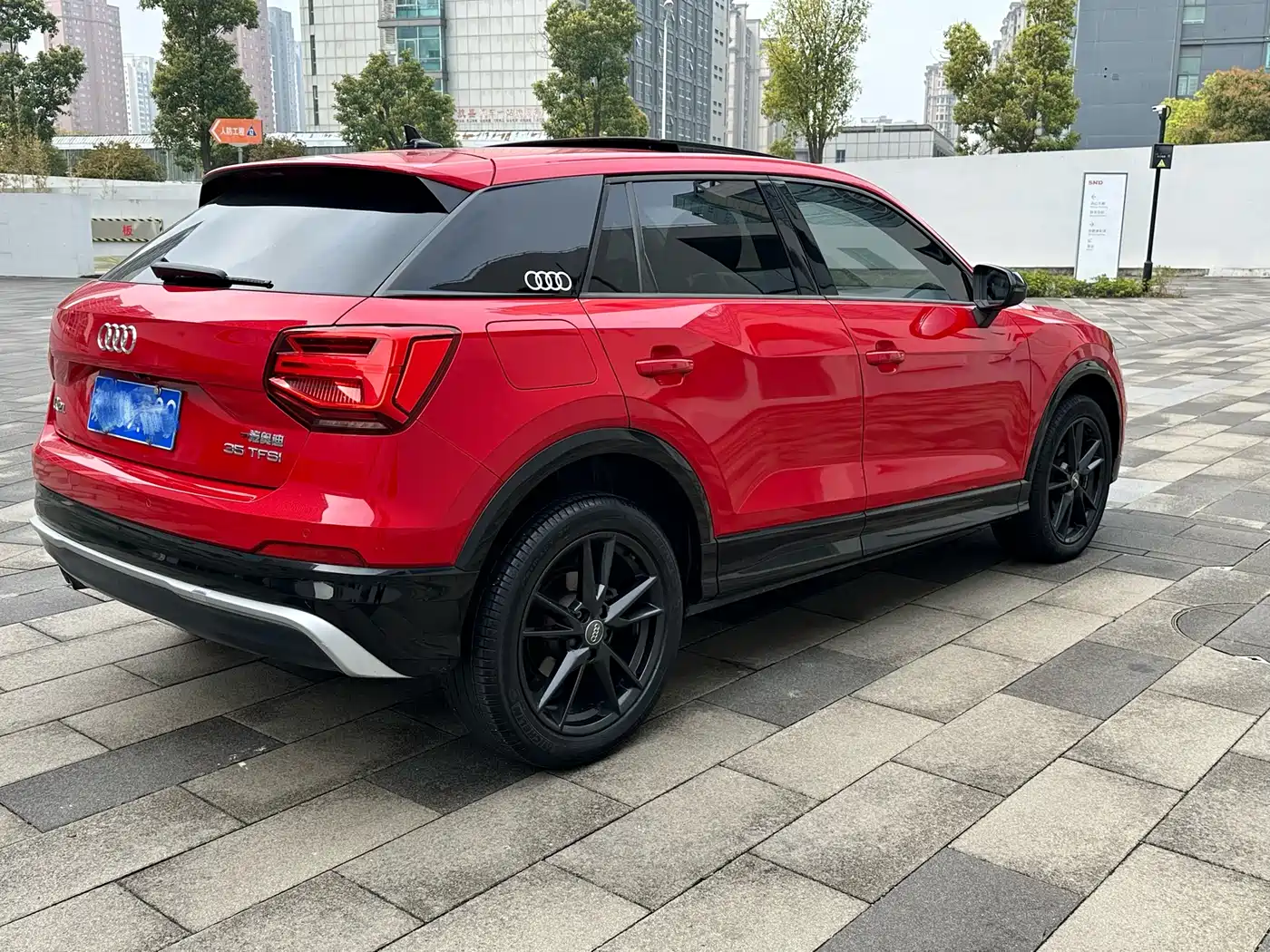 AUDI Q2L