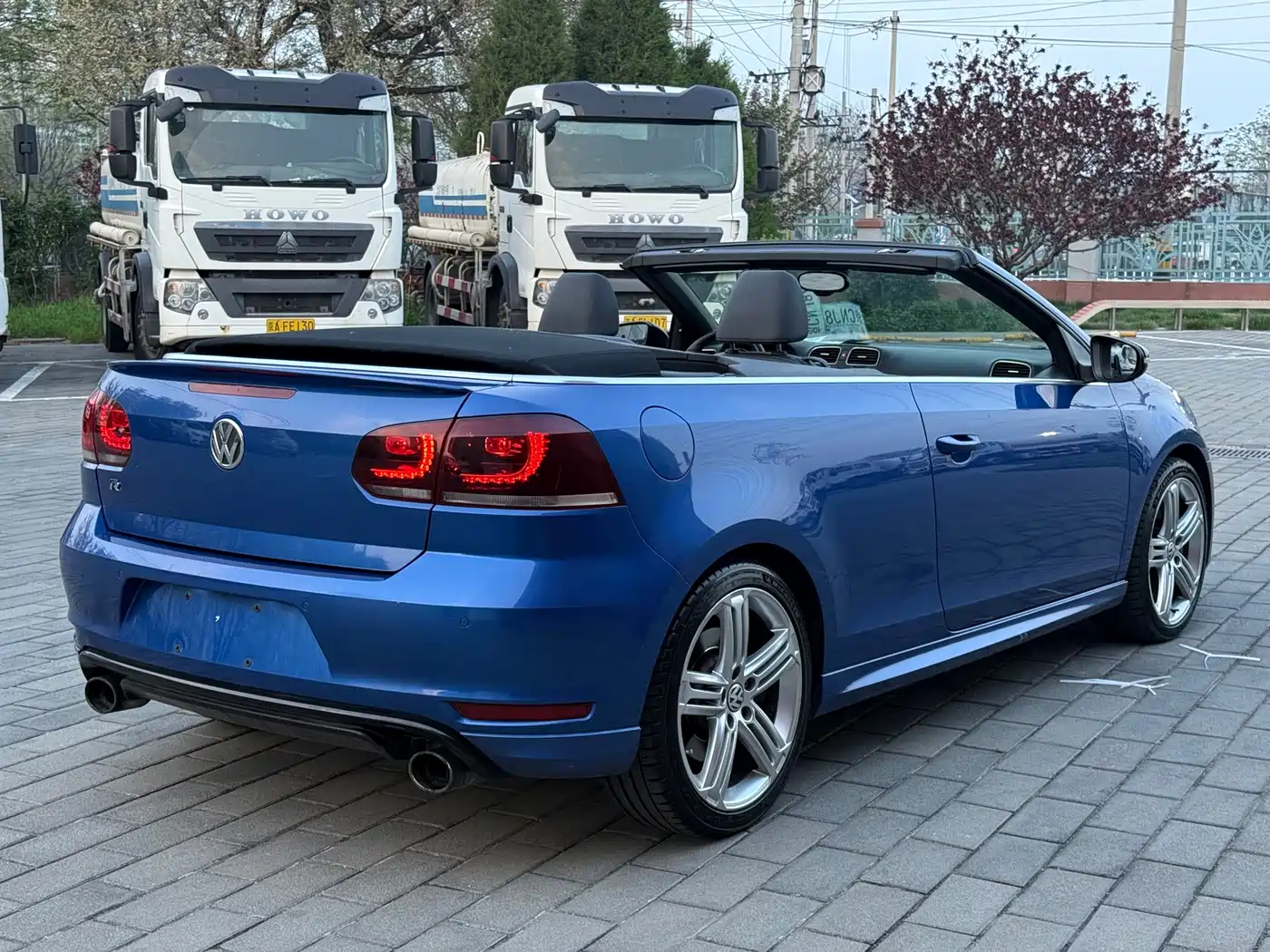 Volkswagen Golf (Import) 2014 2.0TSI R Convertible Edition фото 4