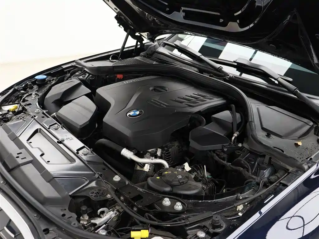 BMW 3 Series 2024 325i M Sport Package фото 20