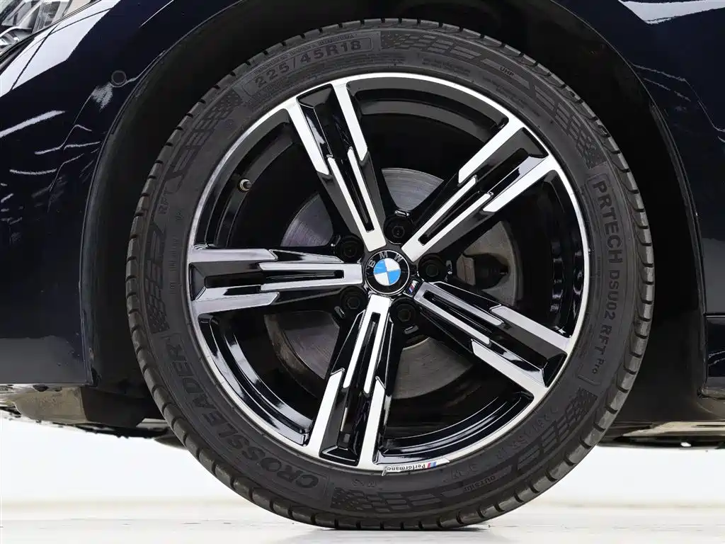BMW 3 Series 2024 325i M Sport Package фото 28
