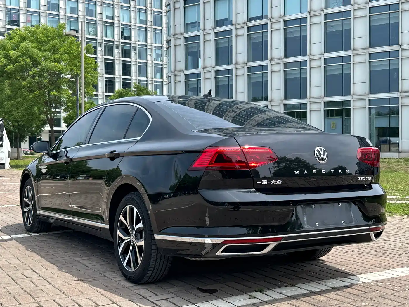 Volkswagen Magotan 2020 330TSI DSG Leading фото 11