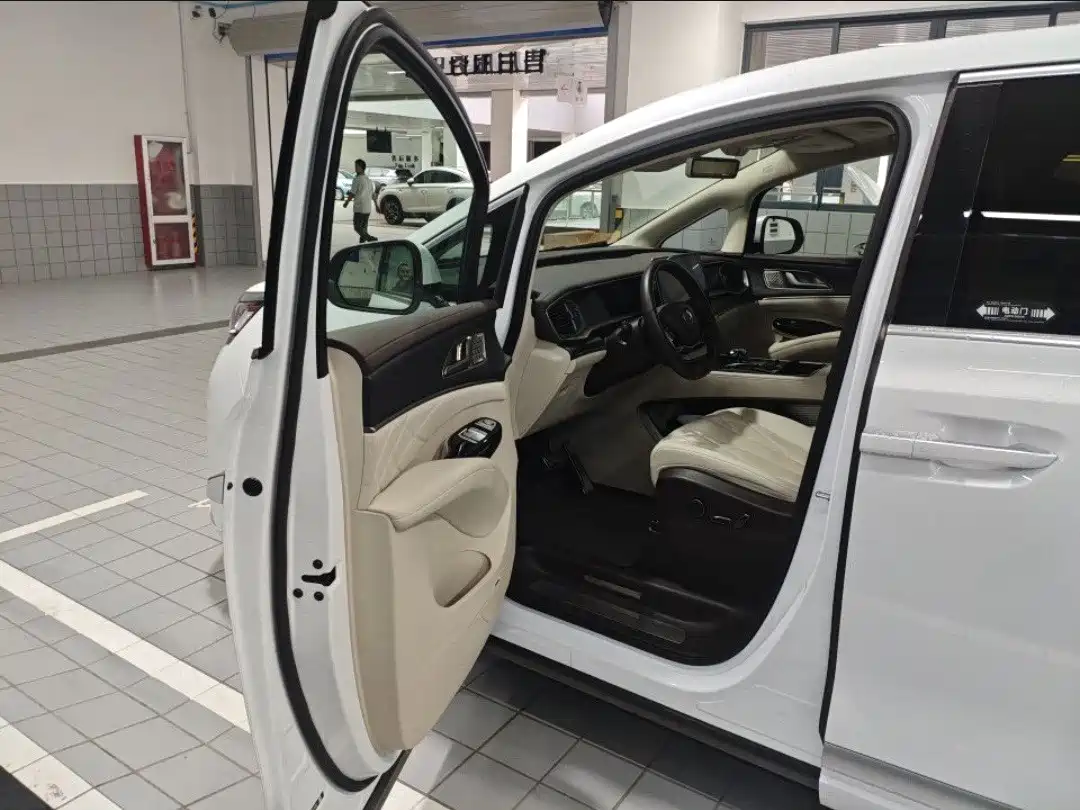 Denza D9 2025 2025 Model DM-i Smart Drive Edition 1020 AWD Flagship