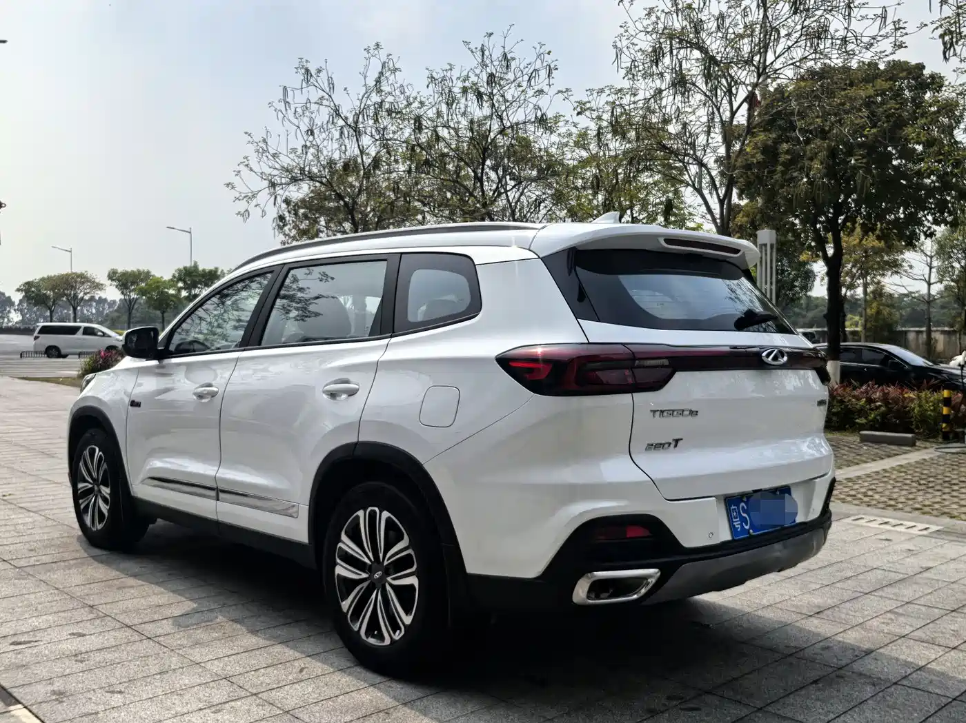 CHERY TIGGO 8