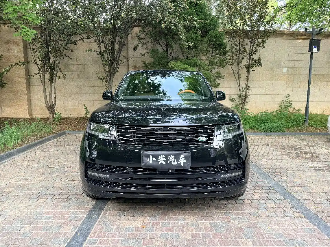 Land Rover Range Rover 2025 3.0 L6 400PS Genesis Extended Wheelbase фото 2