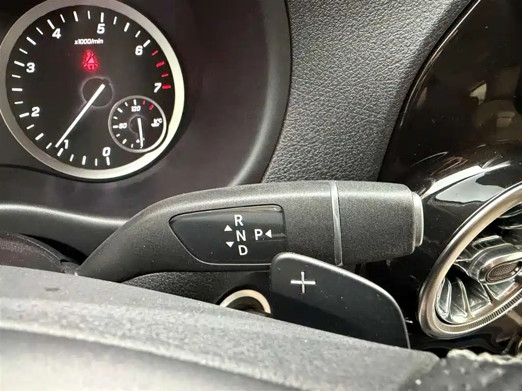 Mercedes-Benz Vito 2021 2.0T Business Edition 9-seater фото 23