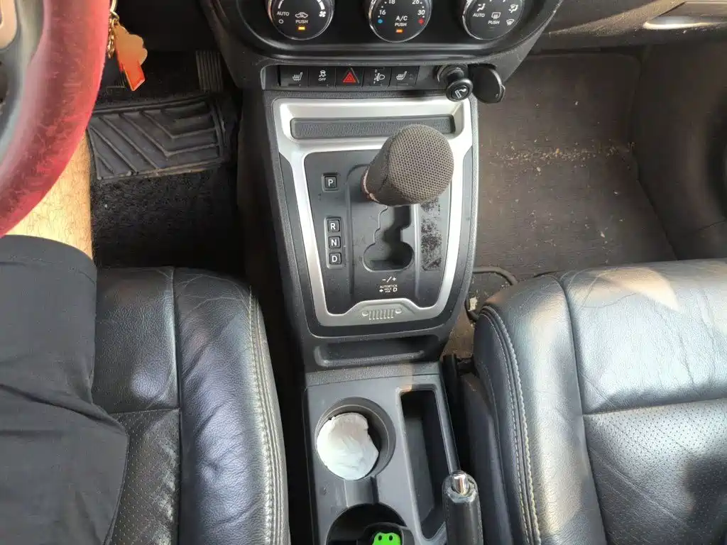 Photo 7 - Jeep Compass (Import)