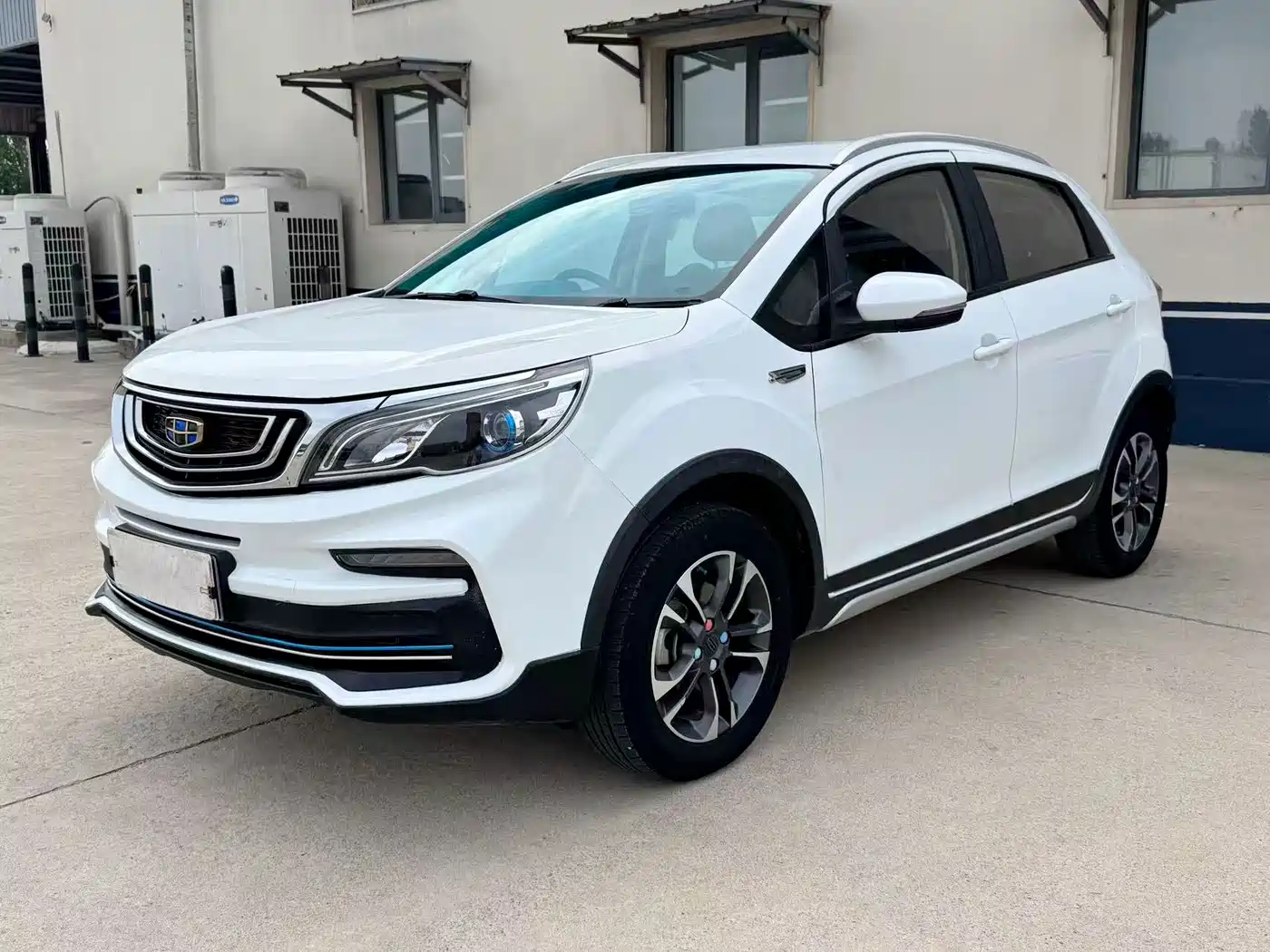 صورة 1 - Geely Vision X3