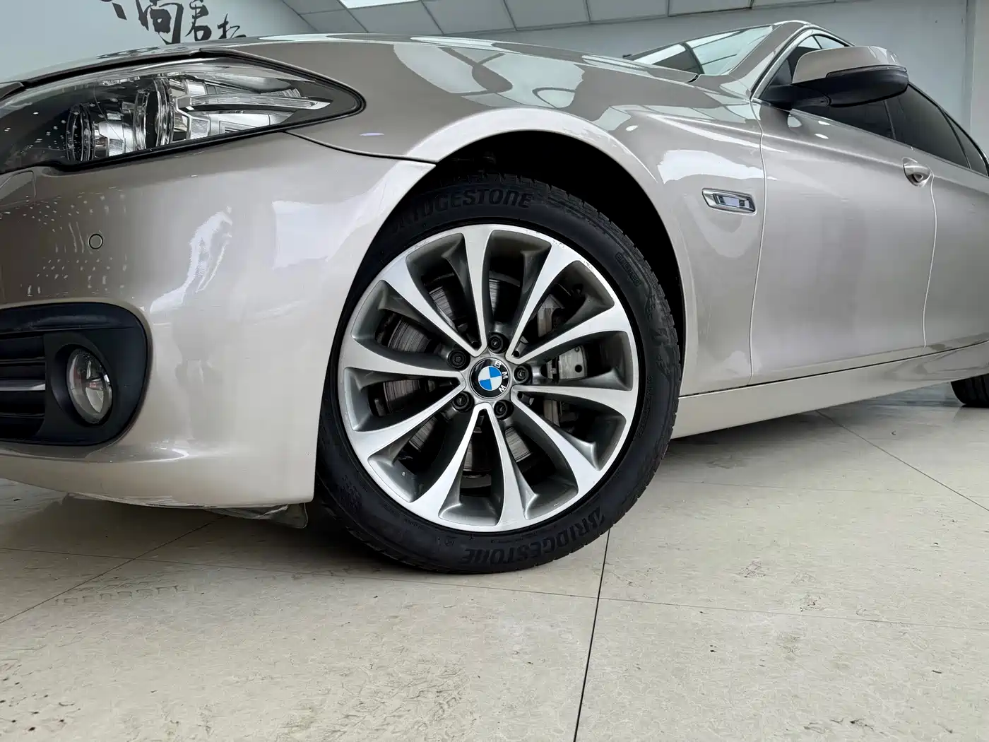 BMW 5 Series 2014 528Li Leading Edition фото 19