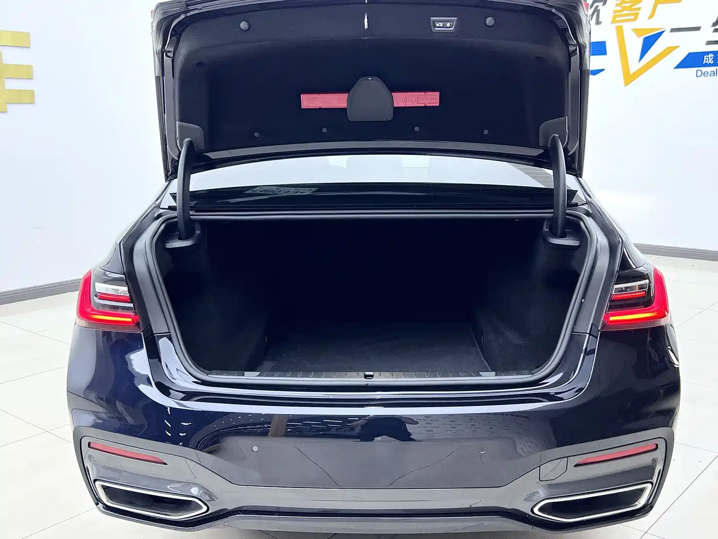 BMW 7 Series 2021 Model 730Li M Sport Package фото 18