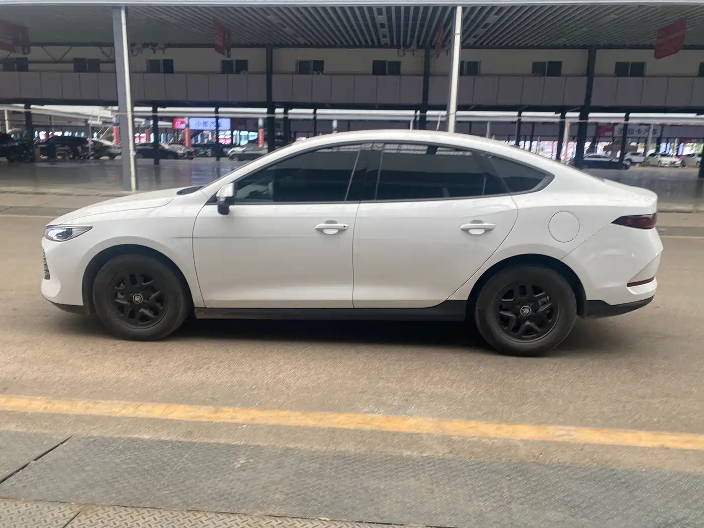 BYD Qin PLUS 2025 DM-i Smart Drive 55KM Leader фото 11