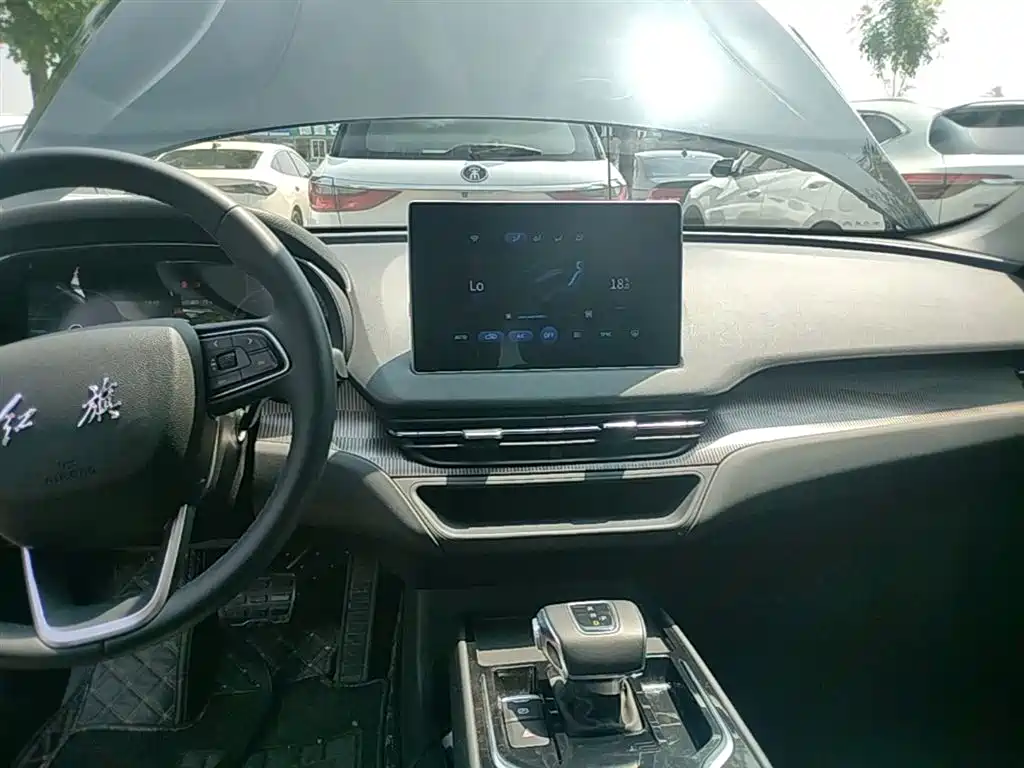 Hongqi E-QM5 2021 Charging T3 Version 5-seater фото 13