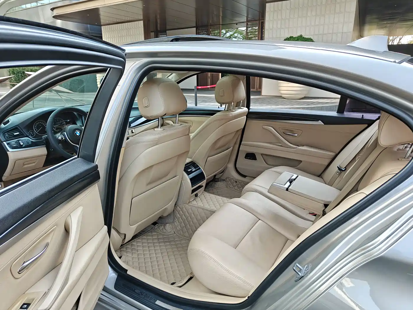 BMW 5 Series 2013 520Li Elegance фото 8