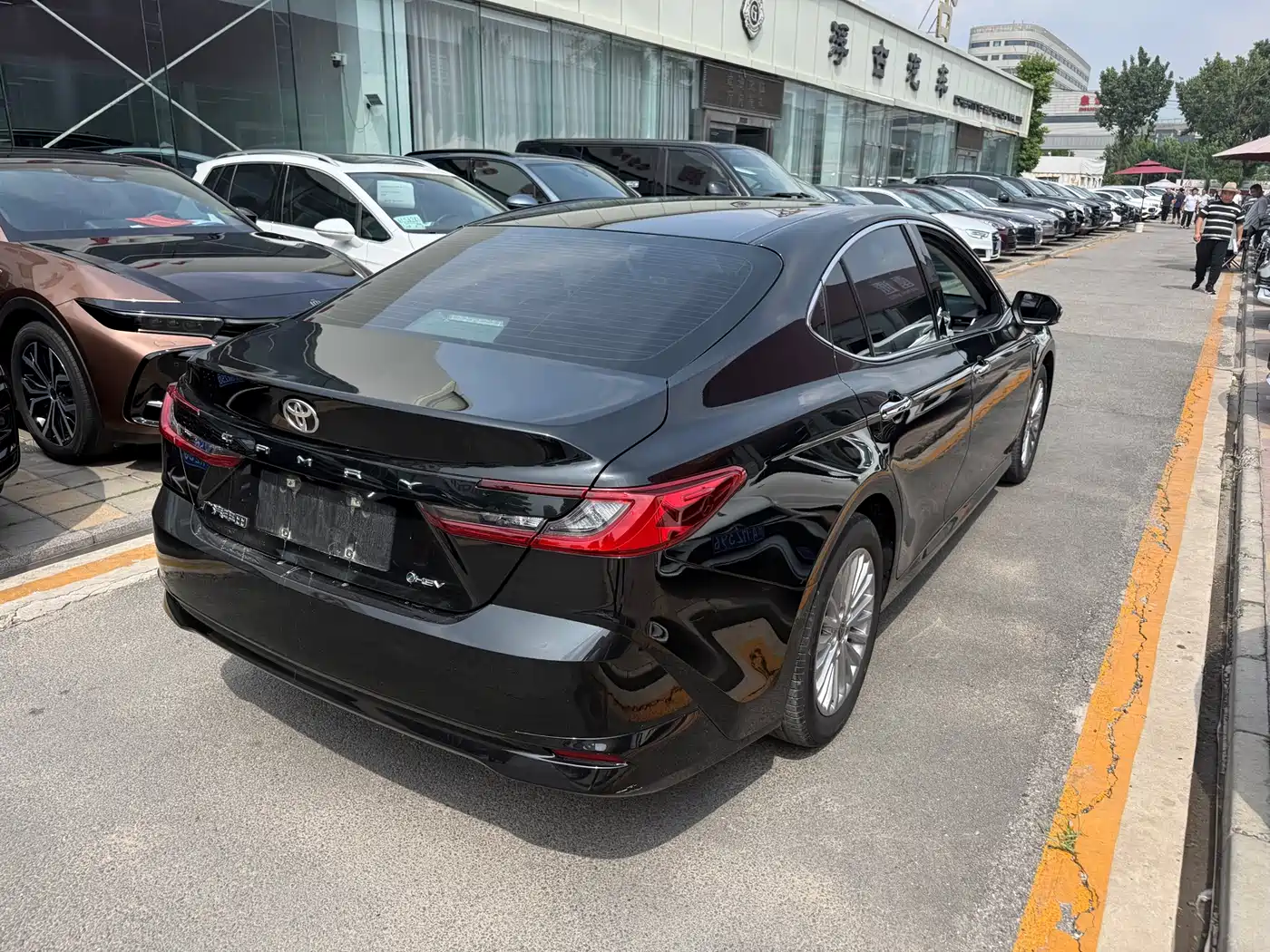 Toyota Camry 2024 Hybrid 2.0HGVP Luxury Edition фото 3