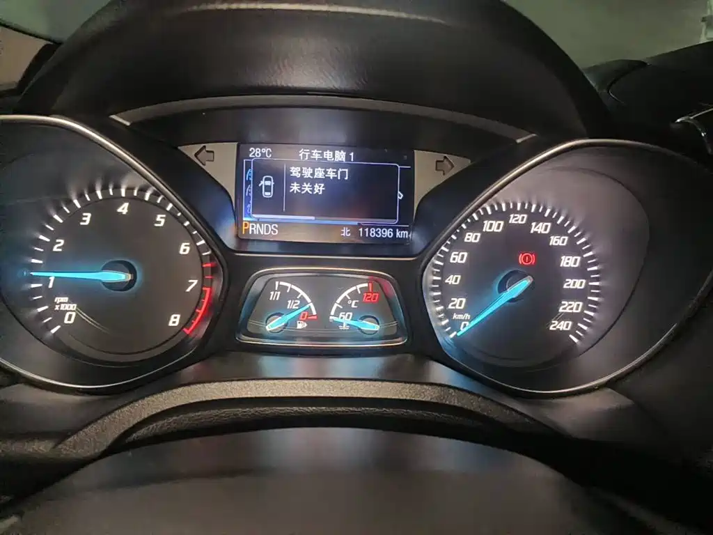 Фото 4 - Ford Kuga