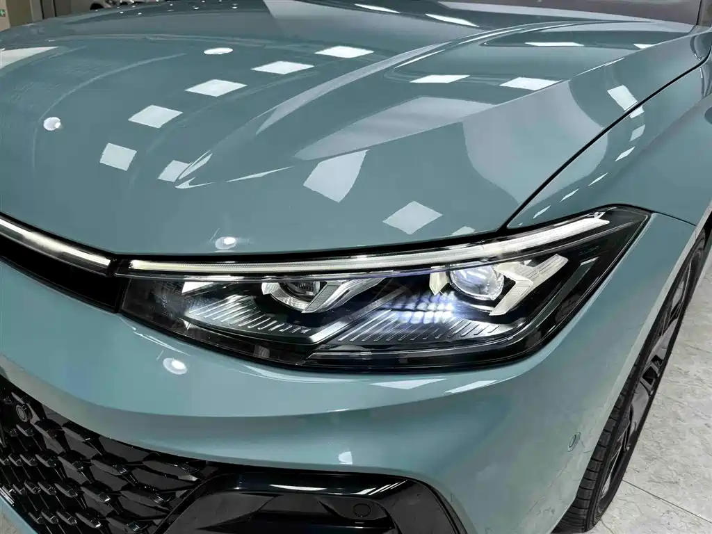 Volkswagen Passat 2025 Model Pro 380TSI Starlight Dragon Premium Edition фото 18