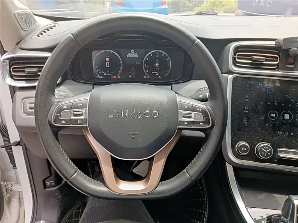 Lynk & Co 01 2017 2.0T 2WD Pro Version фото 11
