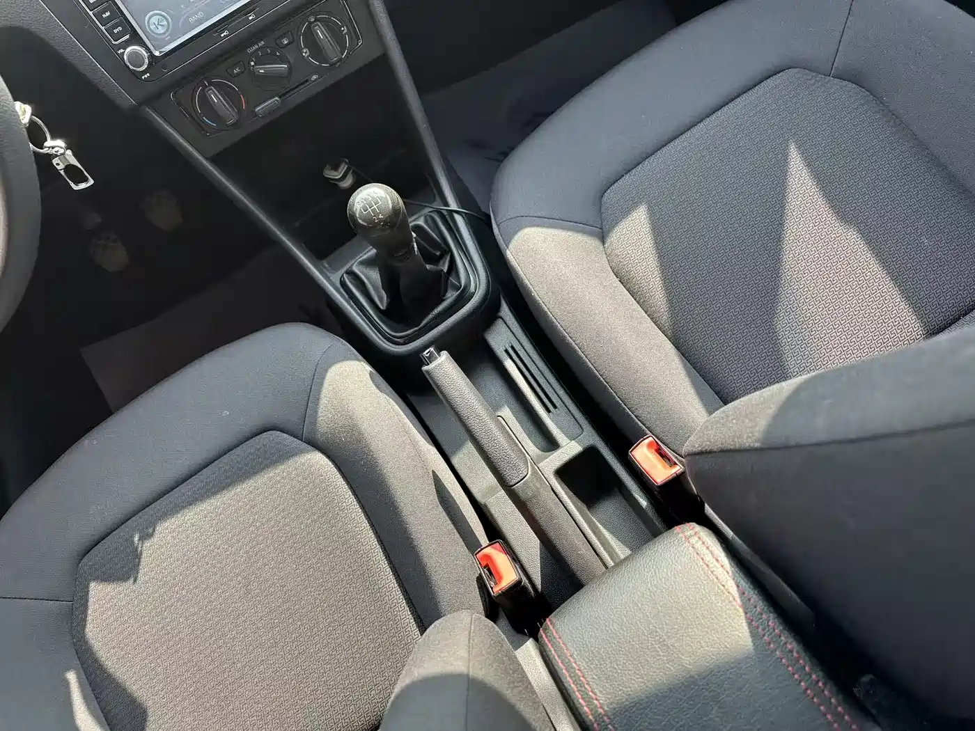 Volkswagen Santana 2015 1.6L Manual Trend Edition фото 16