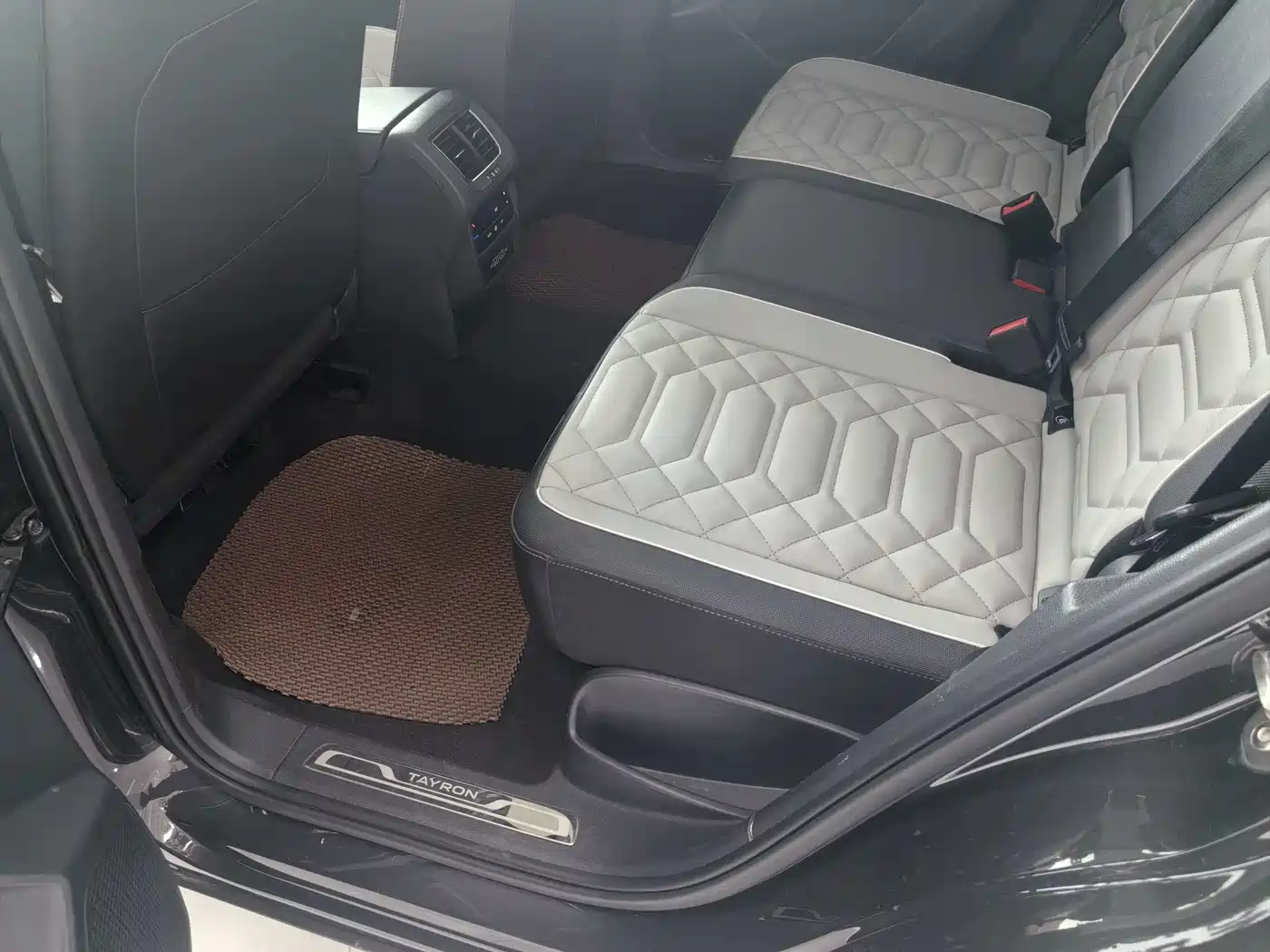 Volkswagen Tayron 2023 330TSI 2WD Luxury Plus Advanced Edition фото 12
