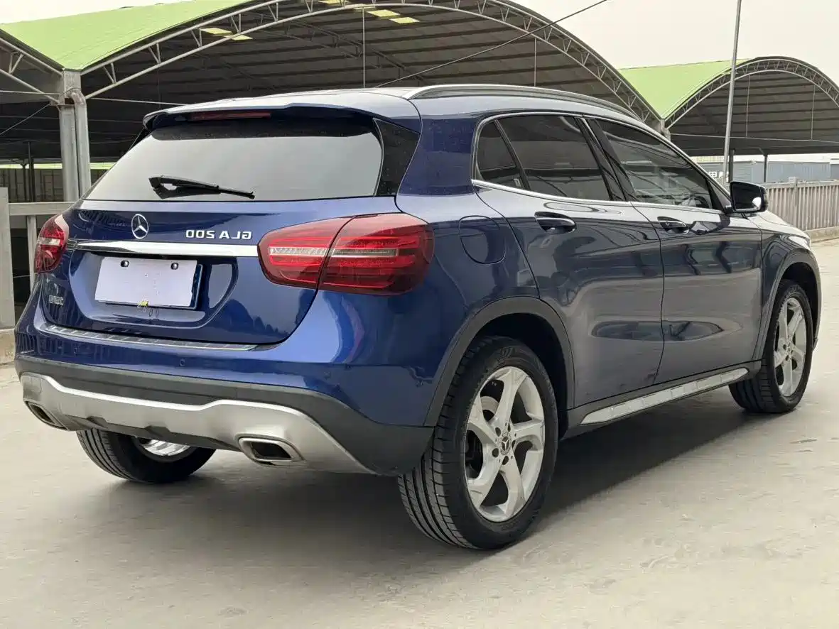Mercedes-Benz GLA 2018 GLA 200 Dynamic фото 6