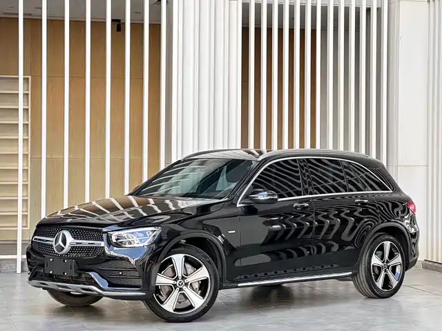MERCEDES-BENZ GLC