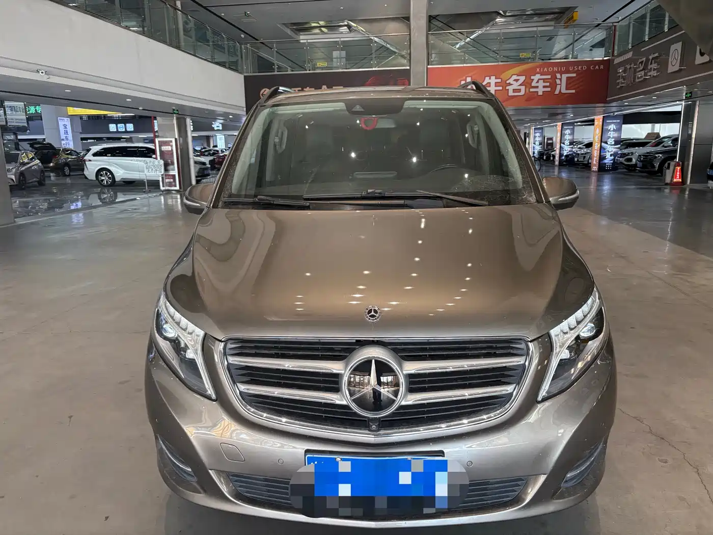 Mercedes-Benz V-Class 2017 Model V 260 L Premium Extended Edition фото 2