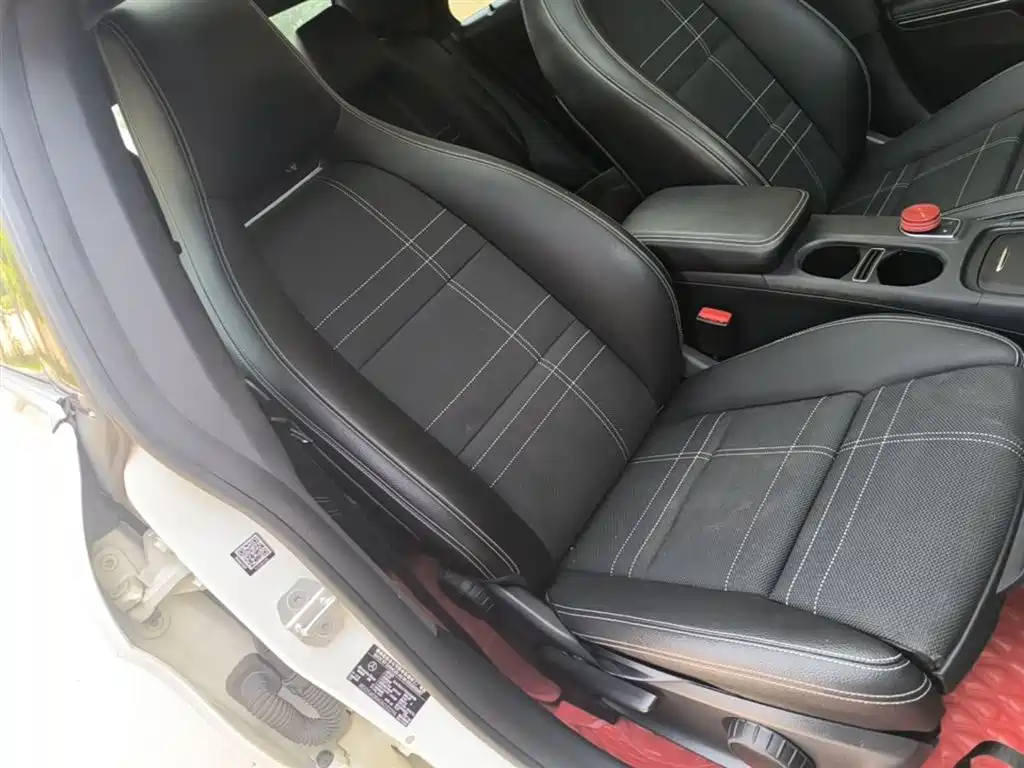 Mercedes-Benz CLA (Import) 2016 CLA 200 Sport фото 24