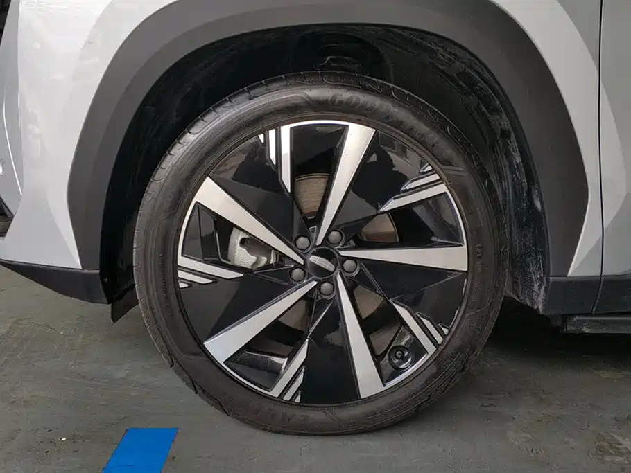 GEELY AUTOMOBILE BOYUE L