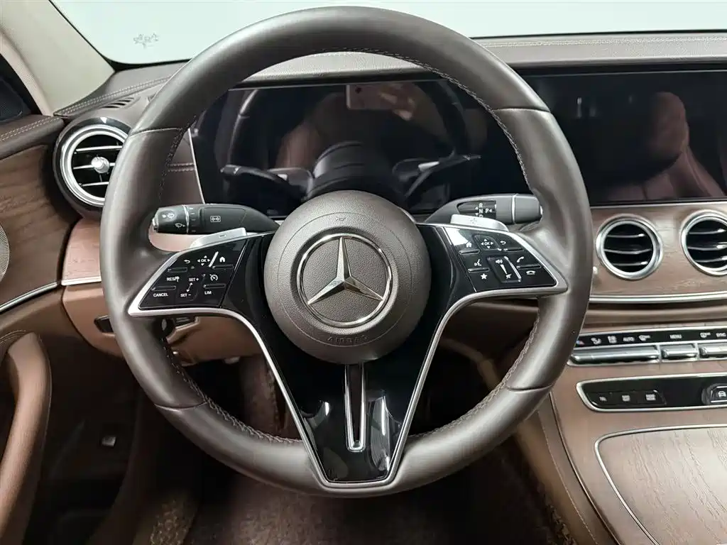 Mercedes-Benz E-Class 2023 Facelift E 300 L Luxury фото 7