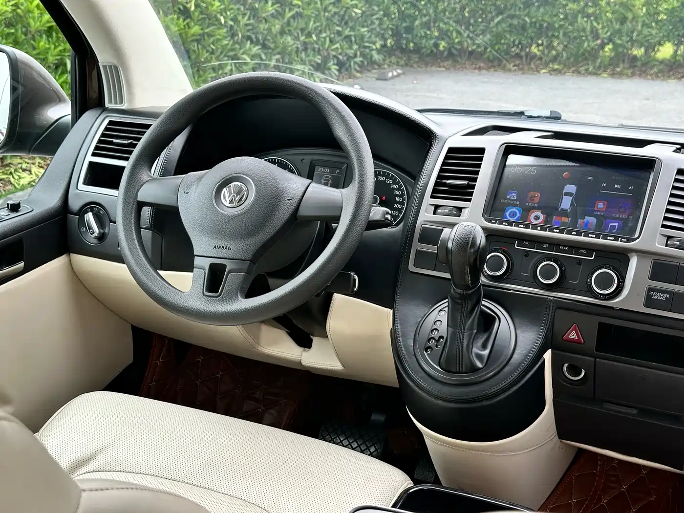 Volkswagen Caravelle 2014 2.0TSI 4WD Comfort Edition фото 14