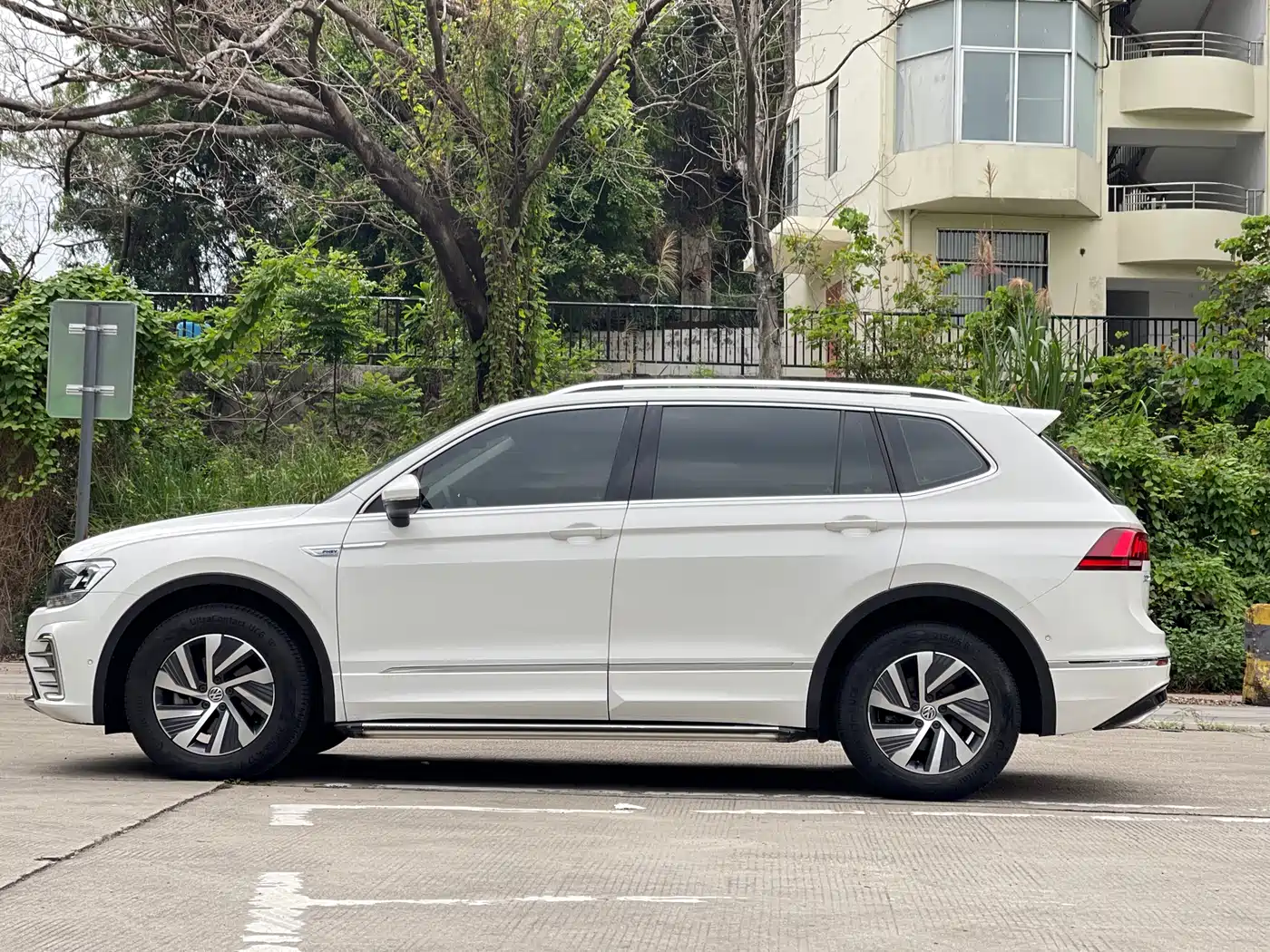Volkswagen Tiguan L PHEV 2020 430PHEV Plug-in Hybrid Premium Edition фото 38