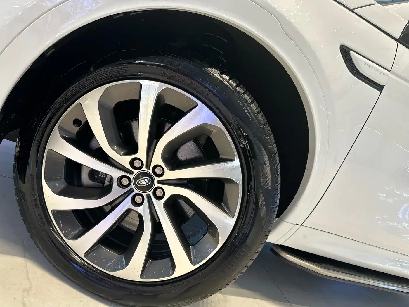 Land Rover Discovery Sport 2022 Model Facelift 249PS R-Dynamic S Performance Edition 5-seater фото 4