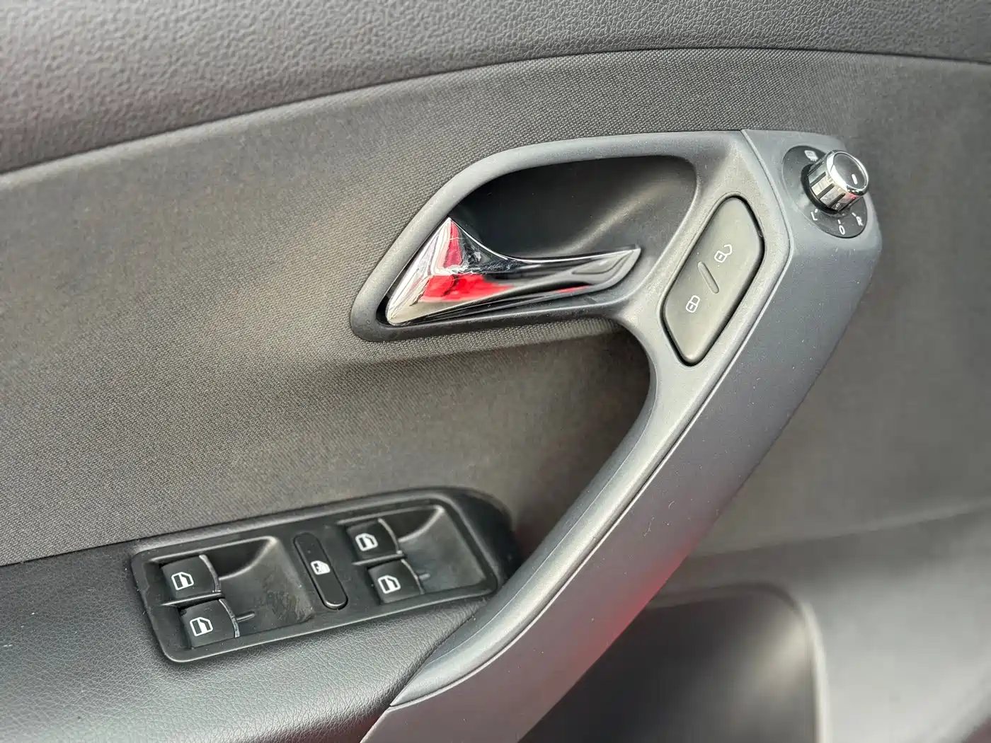 Volkswagen Polo 2012 1.4TSI GTI фото 14