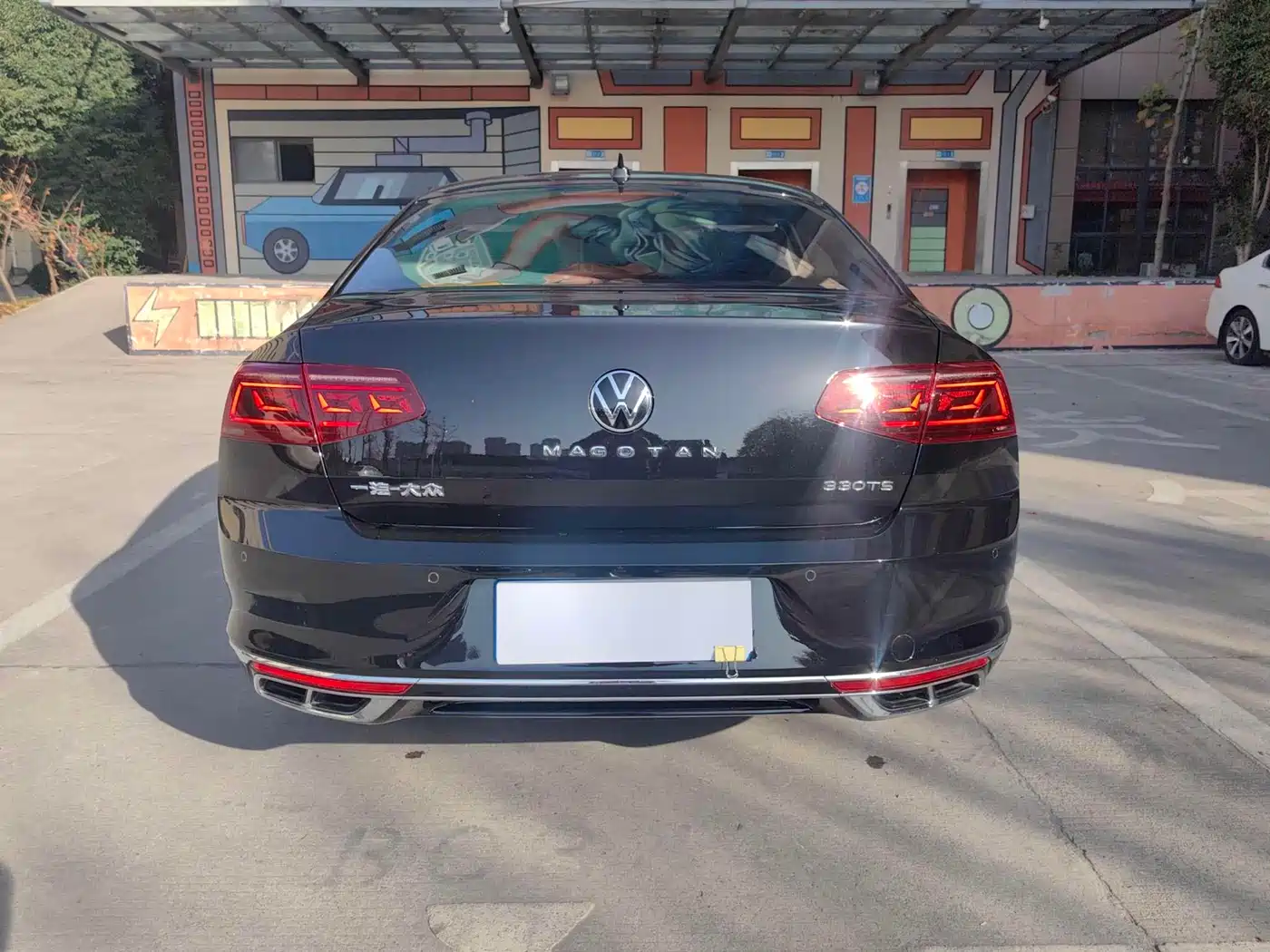 Volkswagen Magotan 2023 Model 2 Million Commemorative Edition 330TSI DSG Luxury фото 14