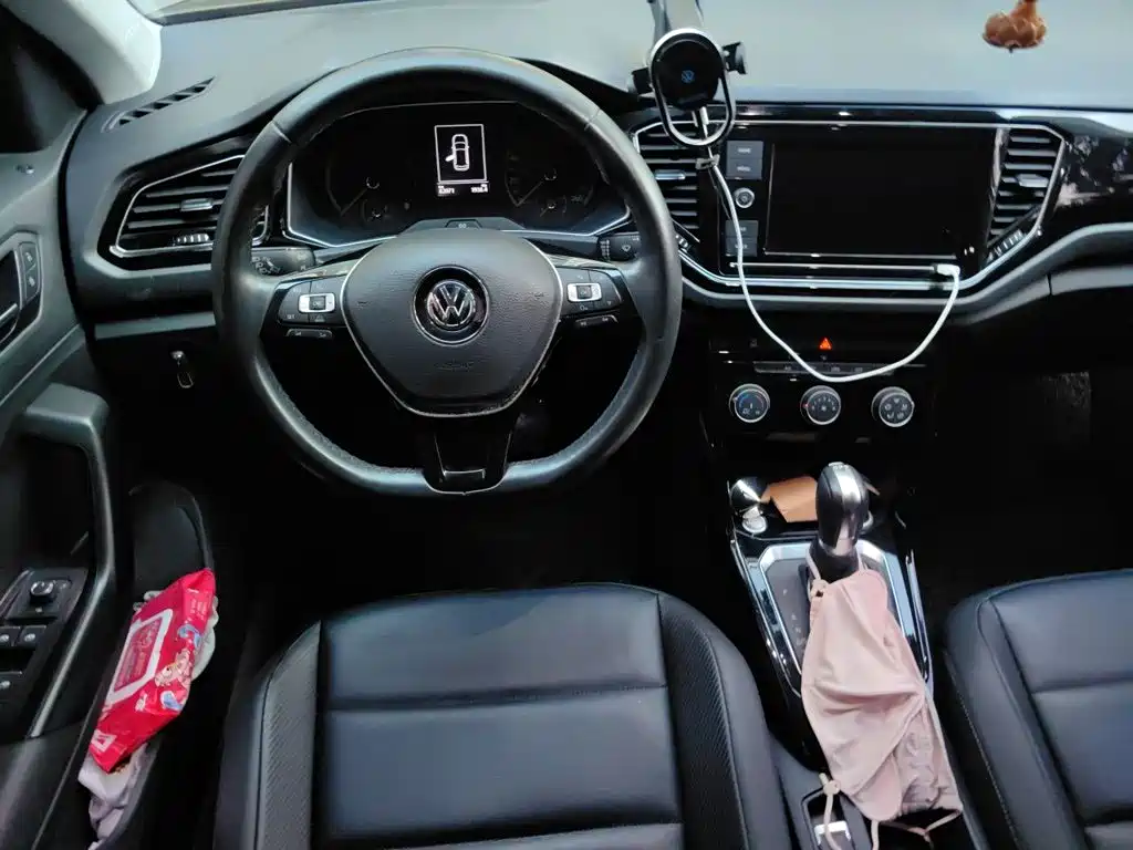 Фото 3 - Volkswagen T-ROC