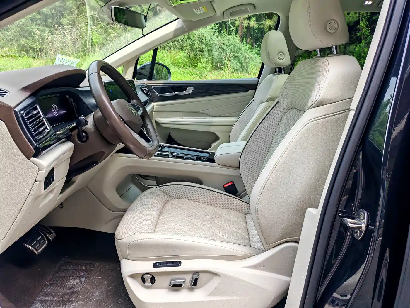 Volkswagen Viloran 2022 380TSI Premium Edition фото 5