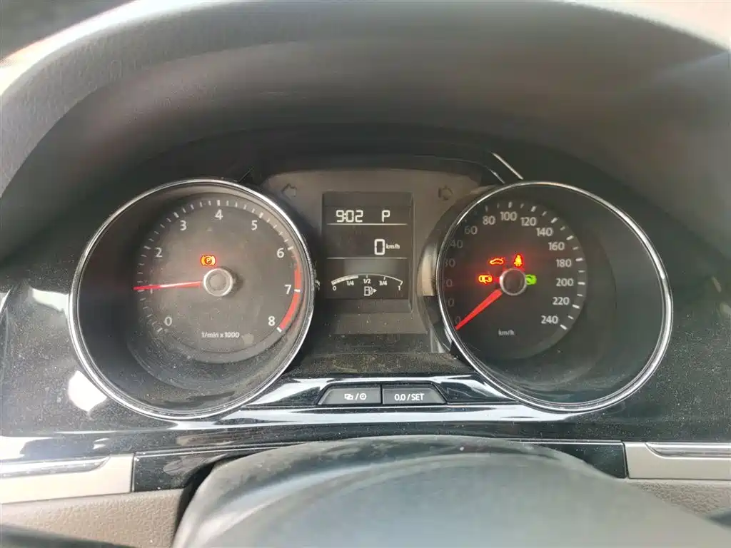 Volkswagen Bora 2014 1.6L Automatic Comfort Edition фото 4