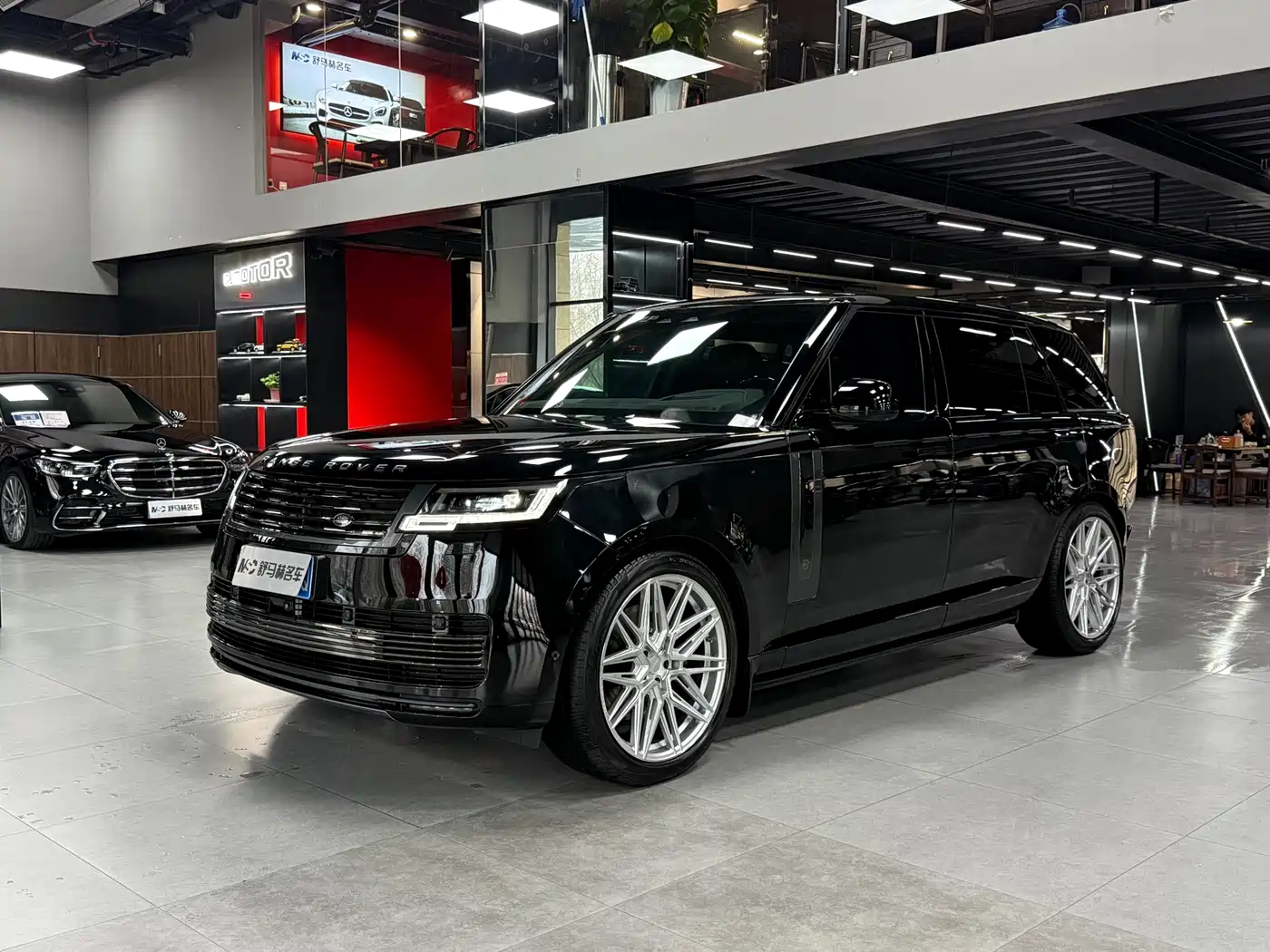 Land Rover Range Rover 2023 3.0 L6 400PS Exemplary Long Wheelbase