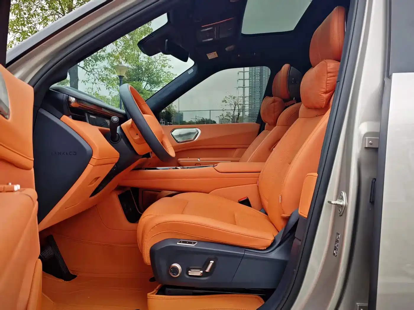 Lynk & Co 900, миниатюра 7